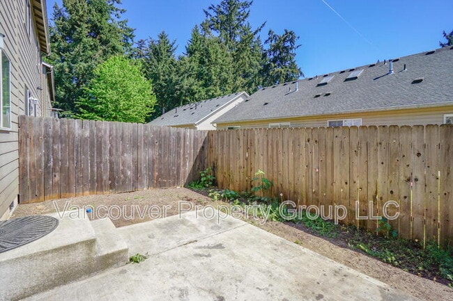 Building Photo - 6125 NE 105th Ave