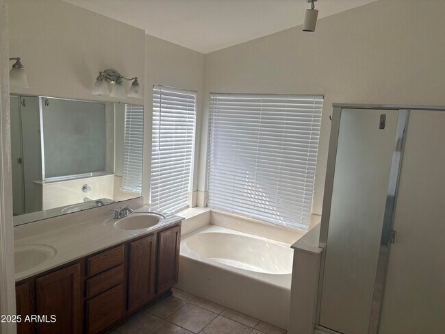 Building Photo - 4661 W Whitten St