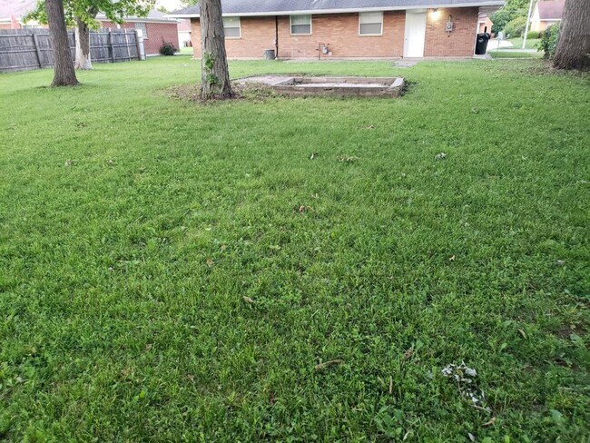 Building Photo - 77 Brookhaven Dr
