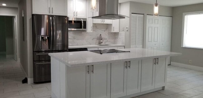 Building Photo - 4930 NW 85th Terrace