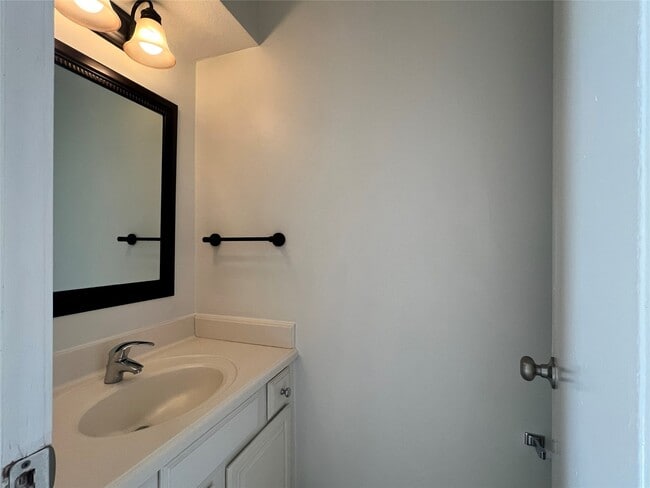 Building Photo - 9901 Sharpcrest St