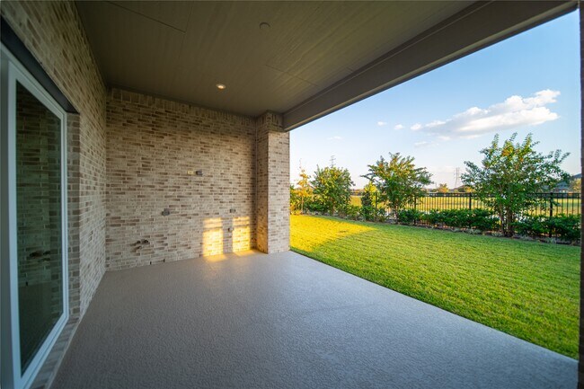 Building Photo - 6919 Shoreline Vw Dr