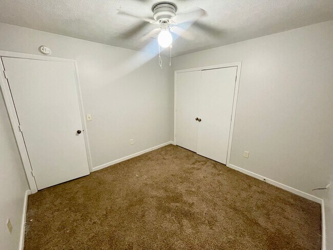 Building Photo - 176 Bellegrove Cir