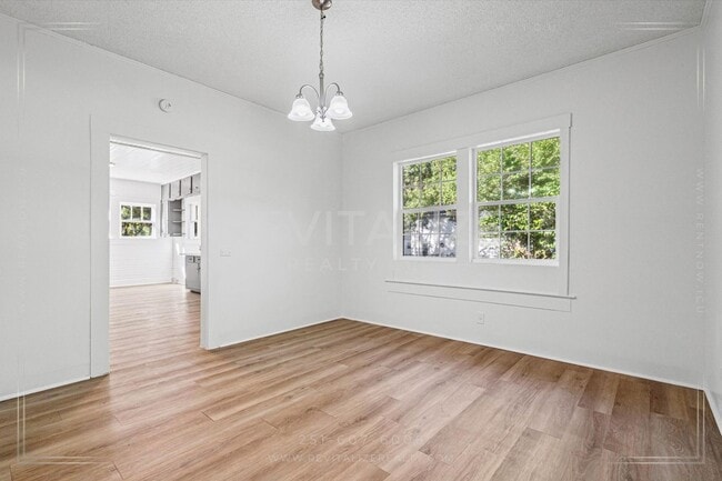 Building Photo - Updated 3 Bed 2 Bath with Large Fenced Yard