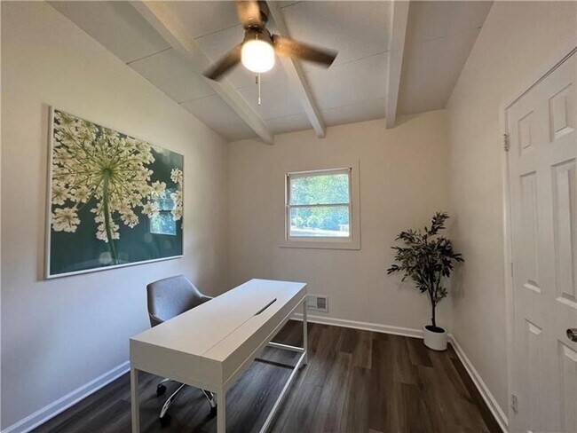 Building Photo - 2956 Monterey Dr