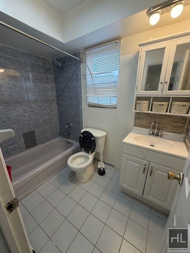 Building Photo - Schenectady Ave