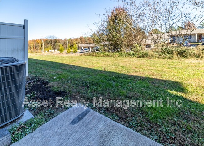 Building Photo - 932 Warrior Hill Dr