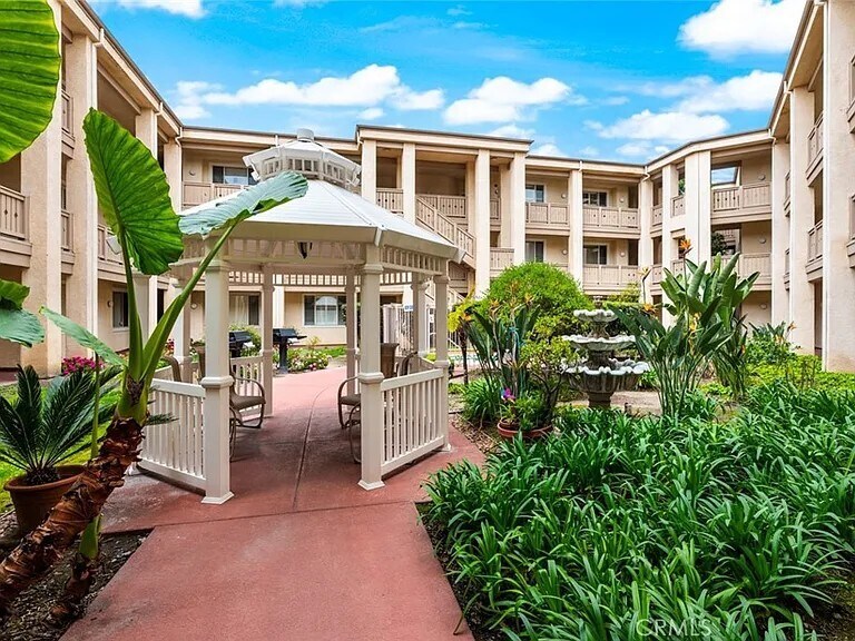 Building Photo - 130 S Barranca Ave