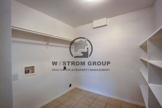 Building Photo - 10856 Devontree Dr