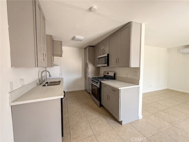 Building Photo - 5839 Bagley Ave