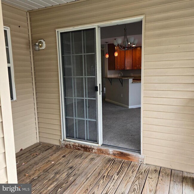 Building Photo - 5814 Wyndham Cir