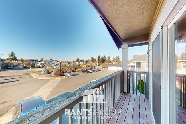 Building Photo - New Paint Throughout! Call today to schedule a tour!