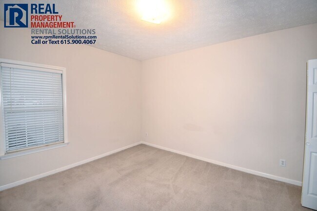 Building Photo - Adorable brick home in a great neighborhood! Huge bonus room and 2 car garage!