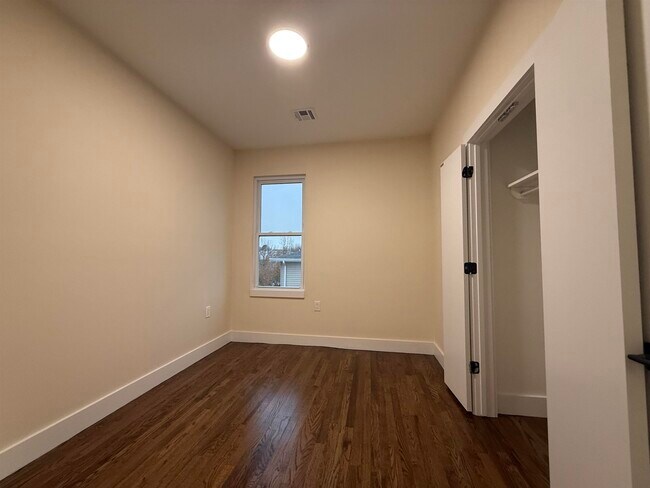 Building Photo - 165 Danforth Ave