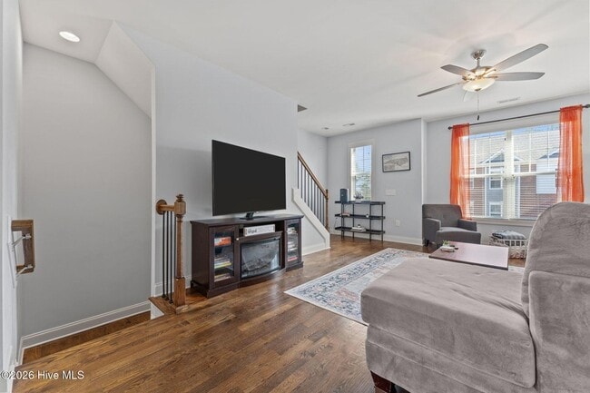 Building Photo - 12 Brownstone Ln