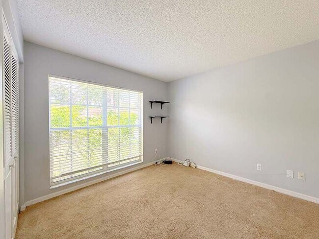 Building Photo - 1118 Hardwood Dr
