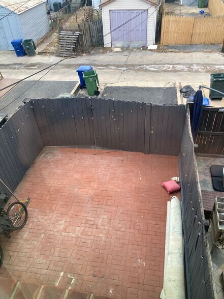 Building Photo - 3027 Shannon Dr