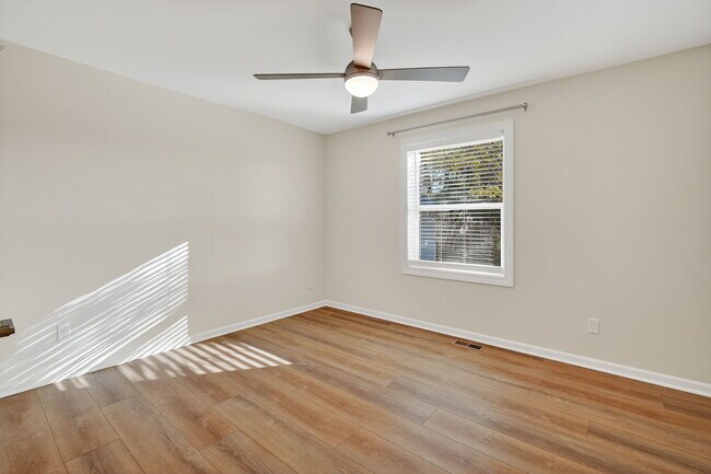 Bedroom 3 - 5428 Norris St