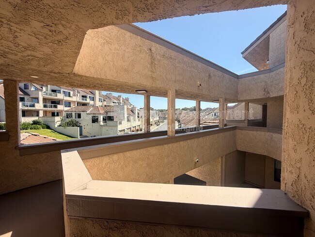 Building Photo - 556 Terrace View Pl