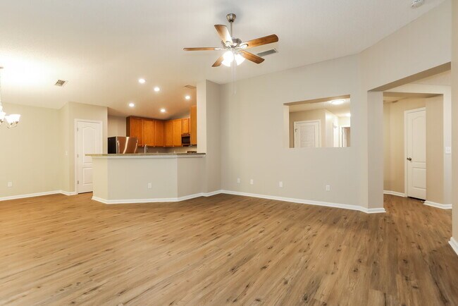 Building Photo - 7114 Tarpon Ct