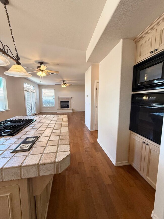 Building Photo - 3 BEDROOM 2 BATH HOME IN TEMPLETON!! MOVE IN READY