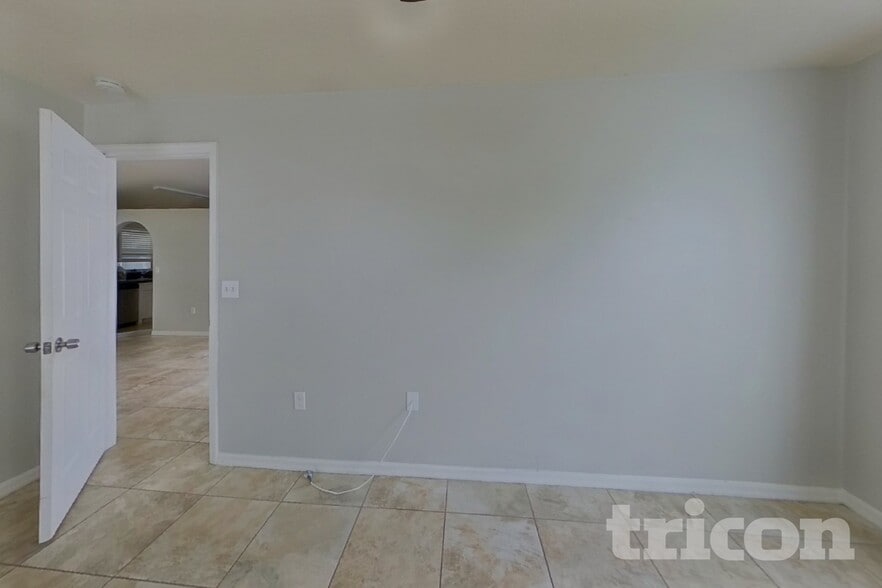 Building Photo - 400 Cocoa Ct