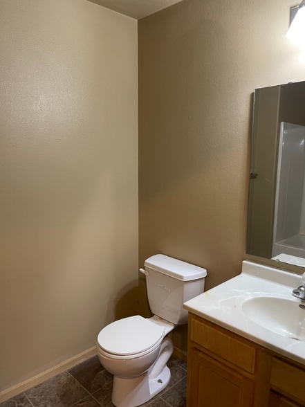 Building Photo - 404 S Johnson St