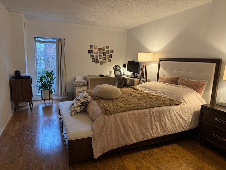 Building Photo - 50 Broadlawn Park