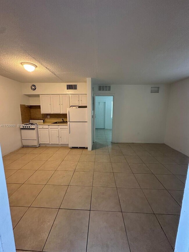 Building Photo - 101 NW 29th Ave