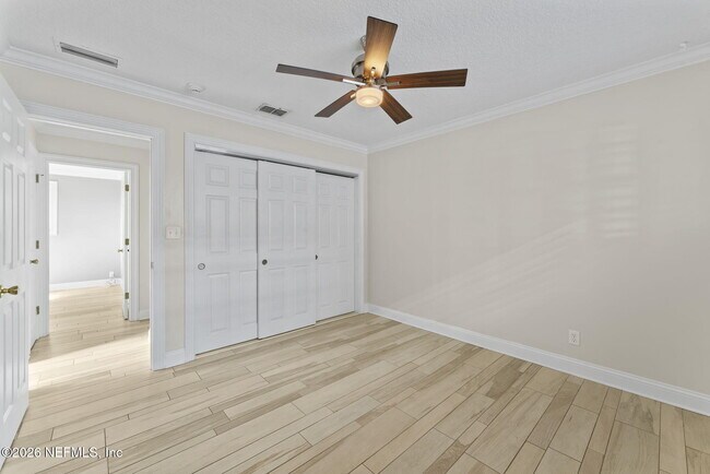 Building Photo - 618 8th Ave N