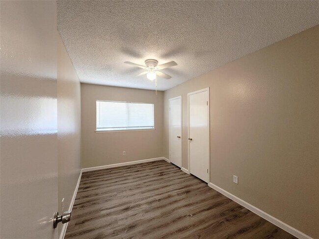 Building Photo - 3207 Glade Springs Dr