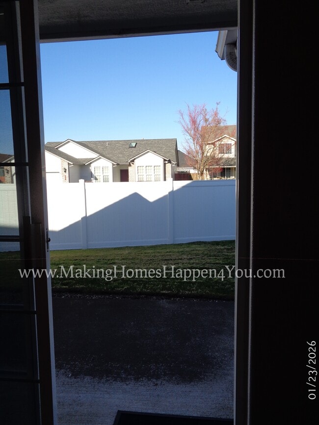 Building Photo - 7475 Parkplace Dr NE