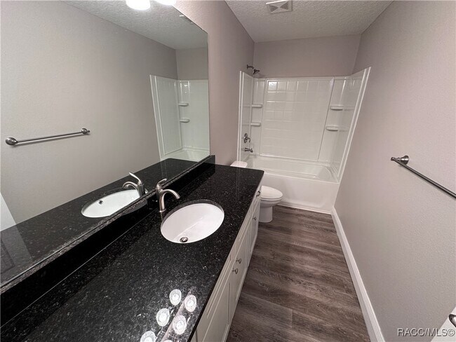 Building Photo - 274 W Glenhaven Dr