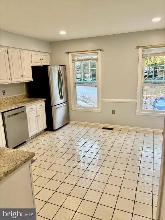 Building Photo - 6803 Wild Rose Ct