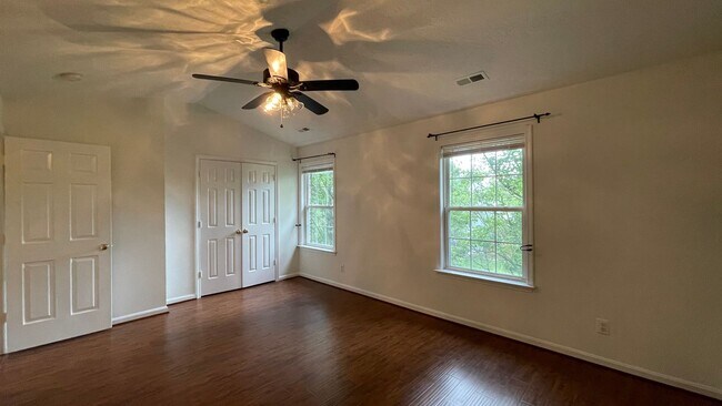 Building Photo - 4 Bed Townhome in South Stafford