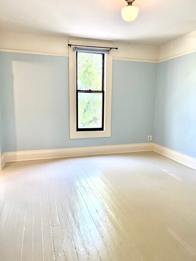 2nd floor bedroom 3 - 4214 N Albina Ave