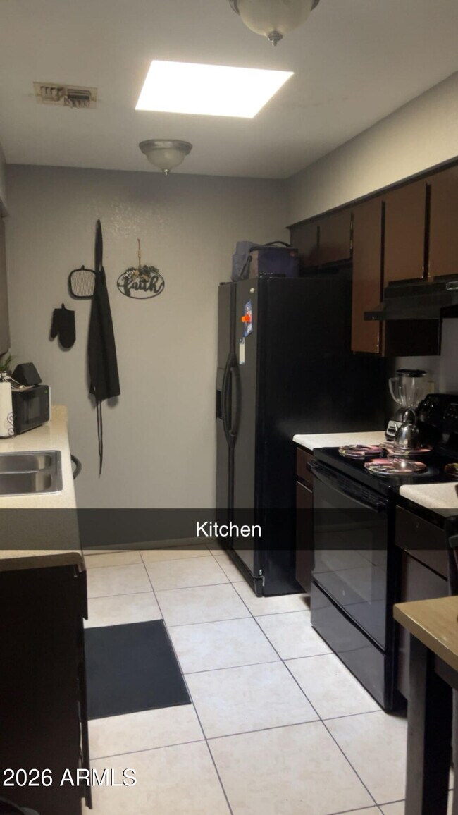 Building Photo - 9001 W Elm St