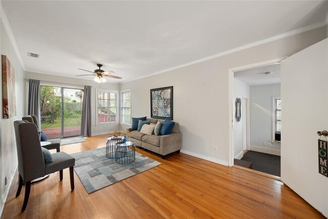 Building Photo - 2639 W 45th St