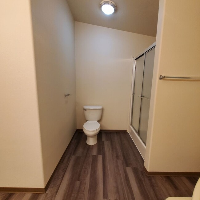 Building Photo - Pet Friendly 4 bedroom 2 bath home w/ 2 car garage