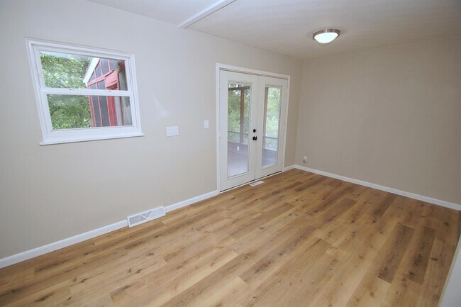 Building Photo - 3516 Central Ave