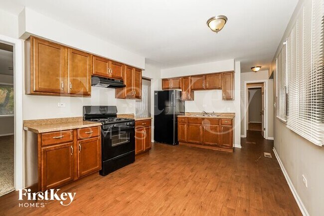 Building Photo - 1003 Blackhawk Dr