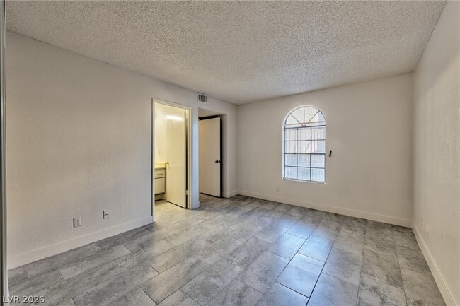 Building Photo - 2977 Juniper Hills Blvd