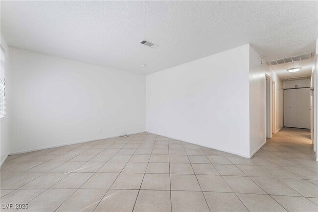 Building Photo - 1272 Lawry Ave