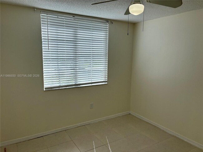 Building Photo - 655 SW 111th Way