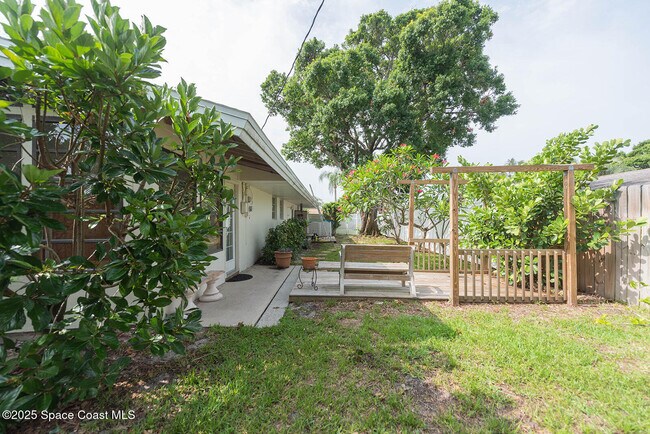 Building Photo - 508 Poinsettia Rd