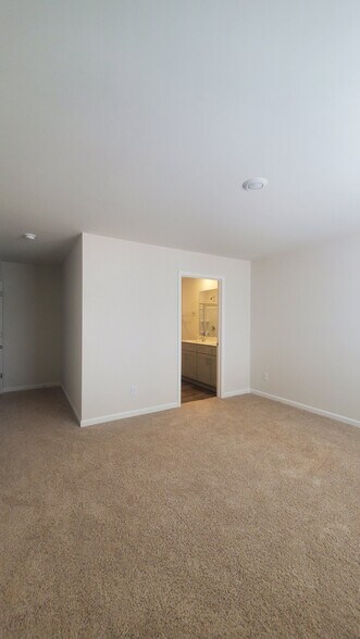 Building Photo - 1124 Broholmer Ln