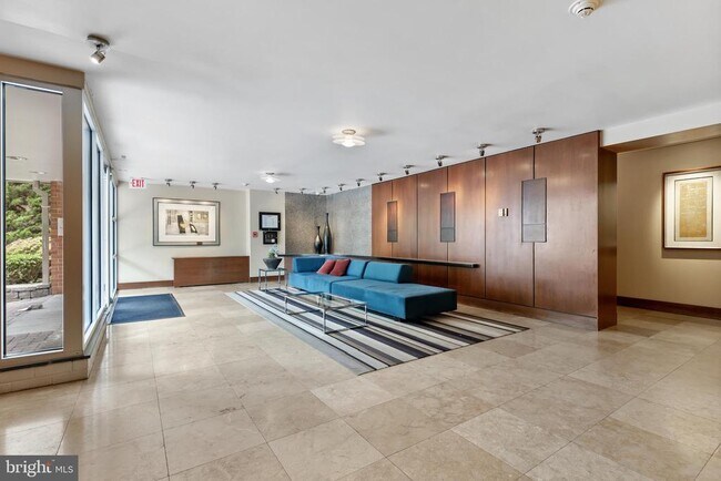 Building Photo - 2725 39th St NW