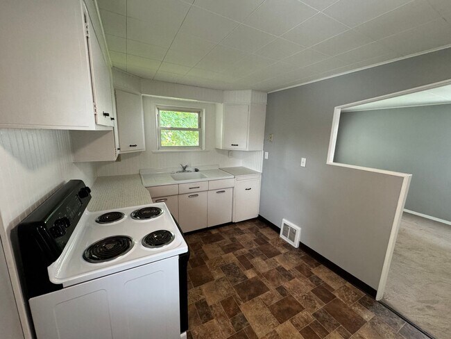 Building Photo - 517 Liberty St