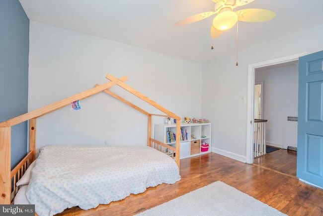 Building Photo - 128 Henley Rd