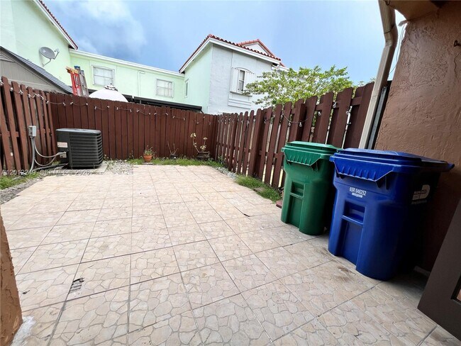 Building Photo - 1187 NW 124th Ave
